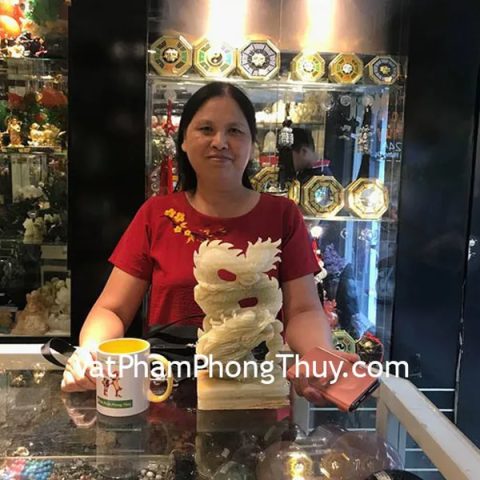 Cô Sâm - Khách hàng mua Rồng Cẩm Thạch đứng lớn N074