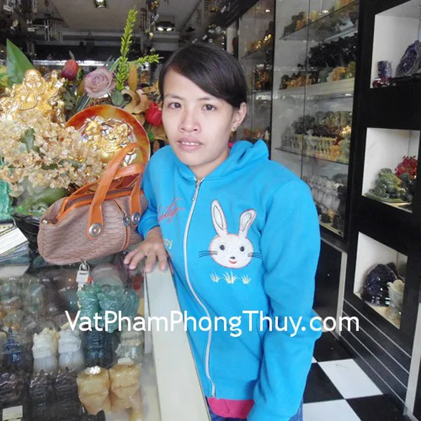 Chị Hương - khách hàng mua Tỳ hưu đá ngọc Đông Linh H067