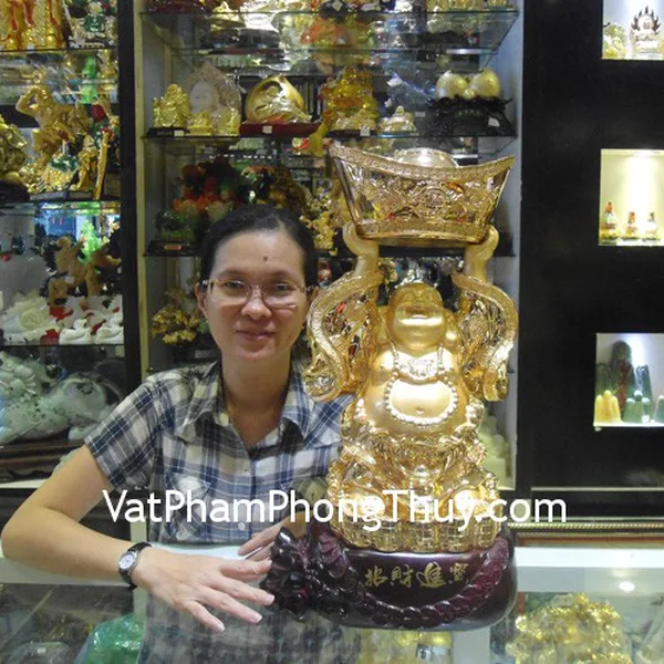 Chị Hà - khách hàng mua tượng Di Lạc đỉnh vàng H240G