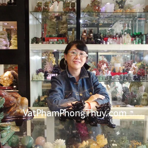 Chị Loan - khách hàng mua Cặp tỳ hưu thạch anh đen HM010