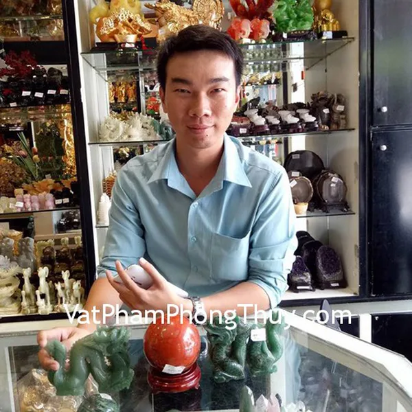 Anh Nhân - khách hàng mua rồng đông linh M086 và quả cầu hồng ngọc bích HM159-4886