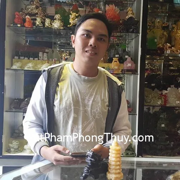 Anh Tài - khách hàng mua tỳ hưu thạch anh đen M018 và tháp văn xương hoàng long HM069