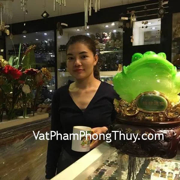 Chị Thúy - khách hàng mua tượng Thiềm Thừ A114