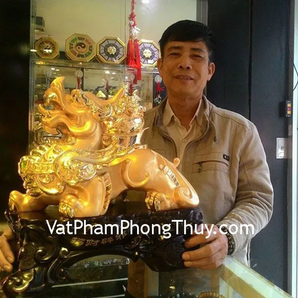 Chú Tôn- khách hàng mua tỳ hưu vàng A051