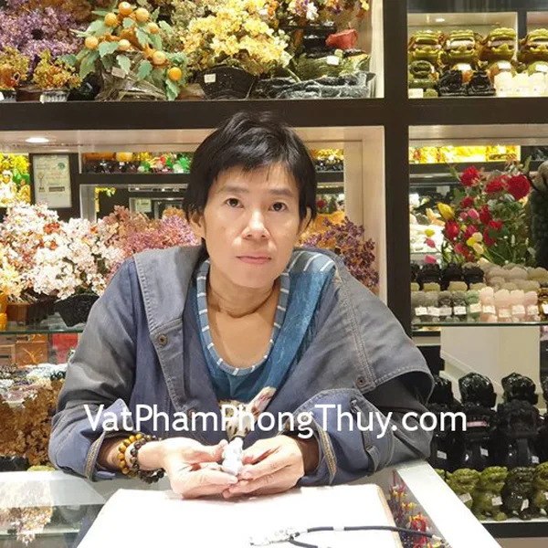 Chị Yến - khách hàng mua mặt tỳ hưu phỉ thúy S6898