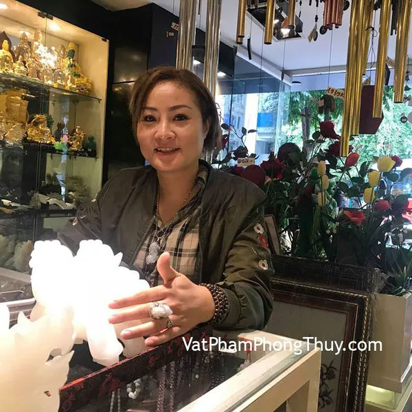 Chị Mười -Khách hàng mua Tỳ hưu bạch ngọc cõng tiền lớn (nguyên bảo) M010,Tỳ hưu ngọc phỉ thúy xanh đậm vân mây A+++++ (GCN)S6897-S2-4563,Gà ban phước 3 tấc D202