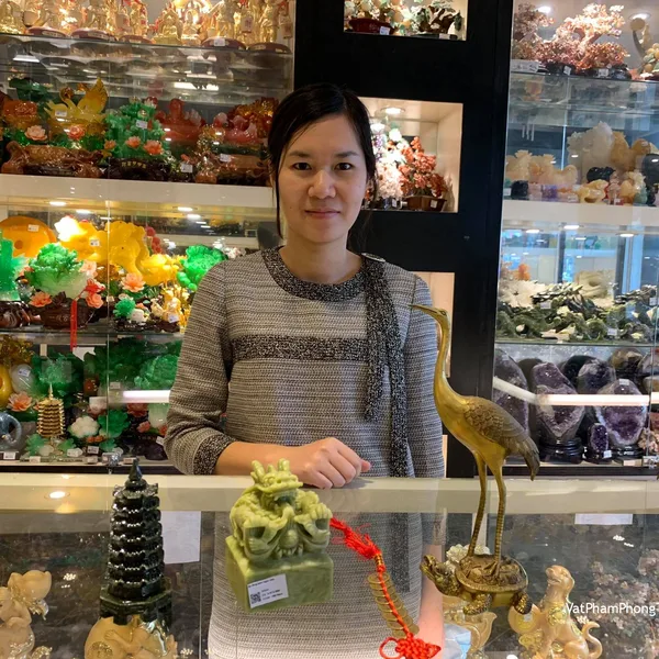 Chị Thoa - Khách hàng mua Tiên hạc trên lưng thần long quy D285,Ấn rồng Lam Ngọc HM044  và Tháp văn xương lam ngọc 7 tầng GM059.