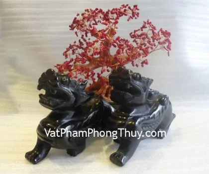 Tỳ hưu hắc ngà sừng, cánh vểnh, lớn M017