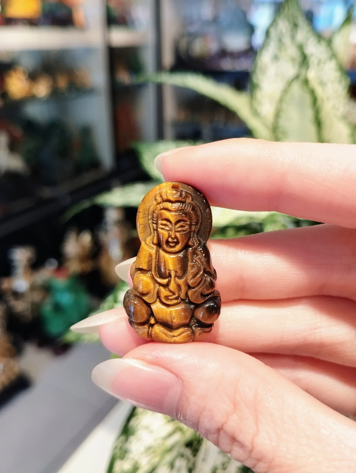 Phật quan âm đá mắt mèo trung S6482