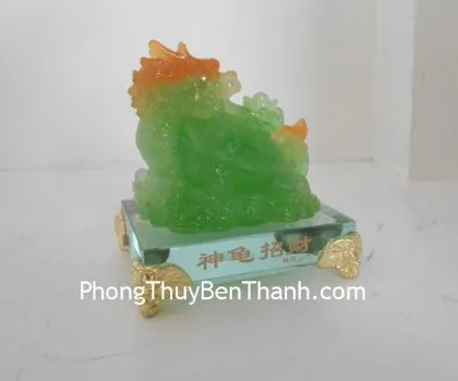 Gà đồng trên trứng vàng FD246