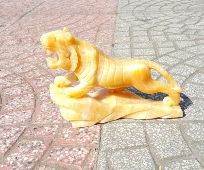 Hổ đá hoàng long lên núi GM110