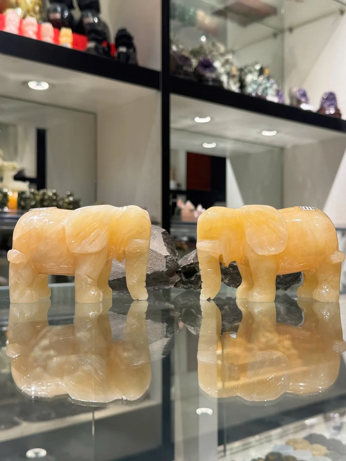 Voi đá hoàng long nhỏ HM130