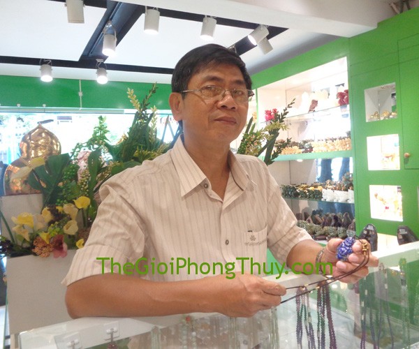 Chú Thiện - khách hàng mua mặt trang sức Phật Di Lạc đá Thanh Kim LAPIS FS5145