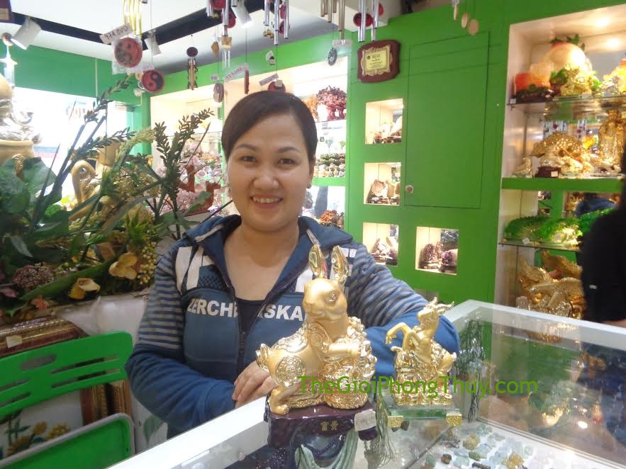 Chị Diễm - Khách Hàng mua Dê vàng nguyên bảo FH071G và Thỏ bột đá mạ vàng FH422G