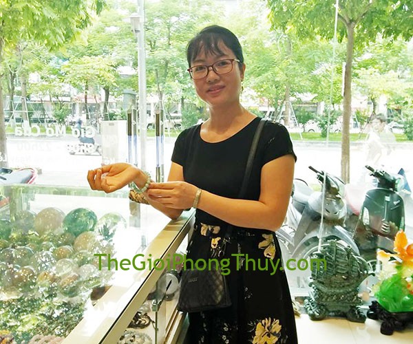 Chị Huyền - Khách mua Chuỗi đá thiên hà xanh Tân Cương A++ (21gr) FS6373-F4-2339
