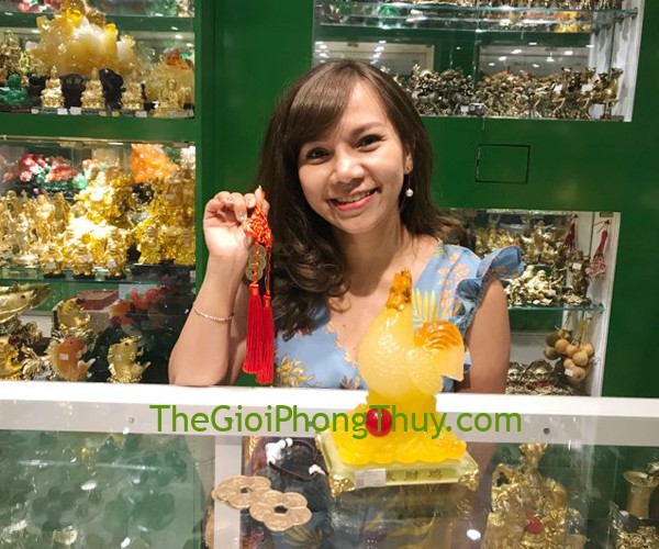 Chị Hằng-Khách mua Gà lưu ly vàng trên tiền đế FG063A,Hồ ly thạch anh đen FGM124,Tiền hoa mai liền FCC1139 và Xâu 3 xu FCC1137.