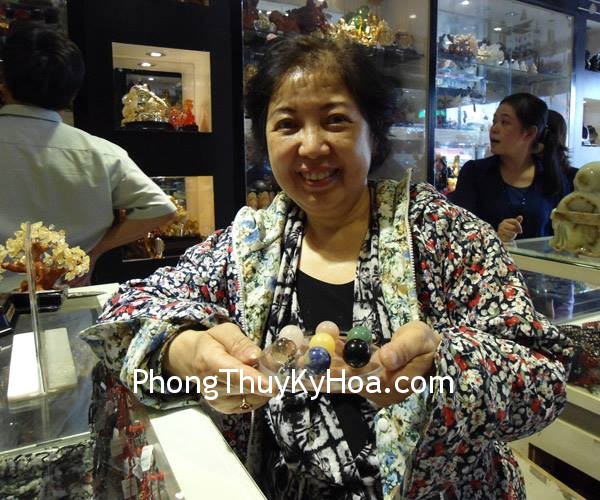 Cô Kim Loan - Khách hàng mua Đĩa thất tinh nhỏ M031