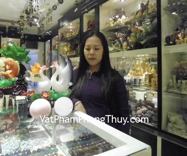 Chị Linh - Khách hàng mua quả cầu thạch anh hồng M181-S4-2292