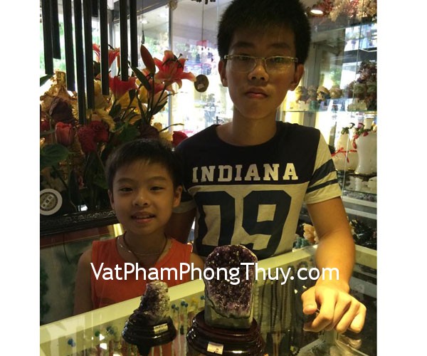 Em Sơn- Khách hàng mua bông thạch anh tím H089