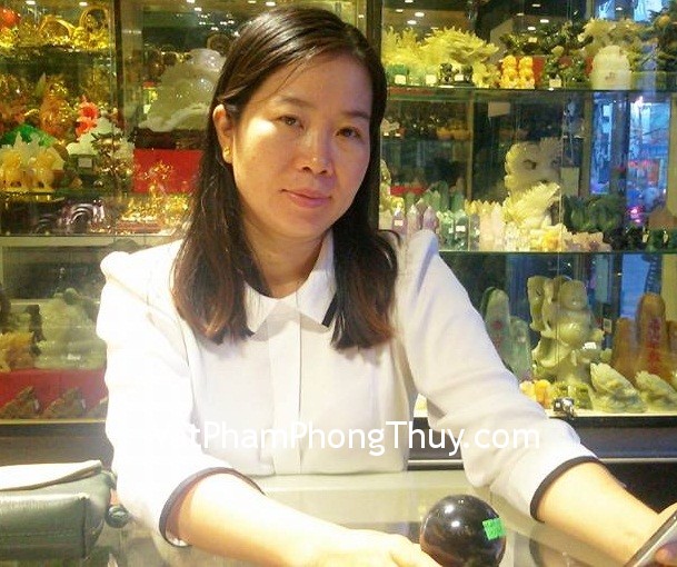 Chị Quỳnh - Khách hàng mua quả cầu thạch anh đen QC209-1279