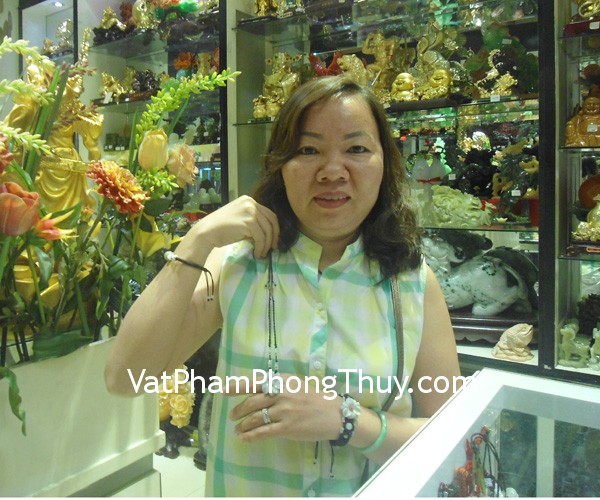 Chị Diệp - khách hàng mua trang sức phong thủy: nhẫn mẫu đơn S854, mặt dây mẫu đơn S967 và tượng Hổ vàng H356G