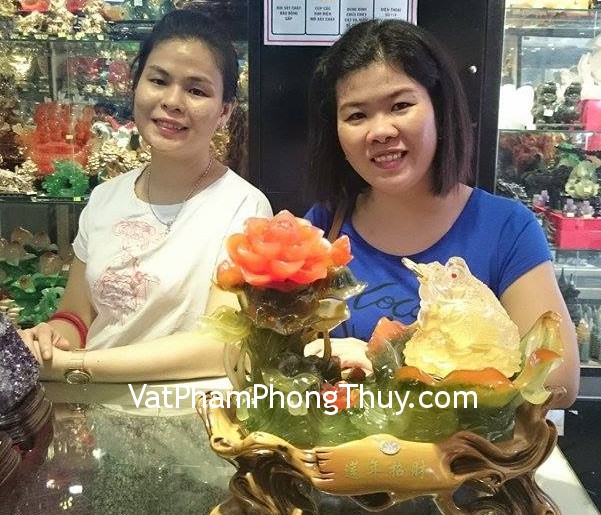 Chị Nhung - Khách hàng mua Thiềm thừ bên hoa mẫu đơn E079