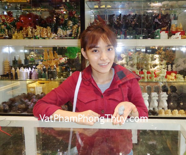 Chị Minh - khách hàng mua Tỳ hưu ngọc Myanmar S952