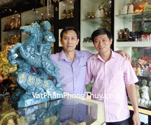 Anh Long - khách hàng mua Khỉ ôm túi vàng cưỡi ngựa trên núi màu ngọc-mã thượng phong hầu K004M