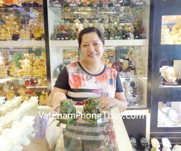 Chị Thảo - khách hàng mua Cặp Sư tử đá Lam ngọc DT153