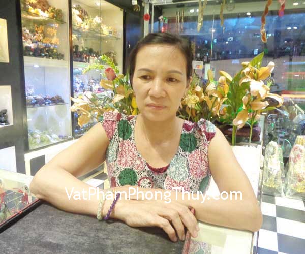 Cô Bê - khách hàng mua Chuỗi thạch anh xanh lá A+ Uruguay  S6239-S4-3271, Chuỗi thạch anh tím A++ Uruguay S6214-S4-813