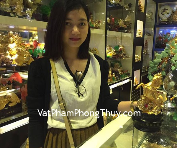 Chị Quỳnh Anh - khách hàng mua tượng ngựa G110A