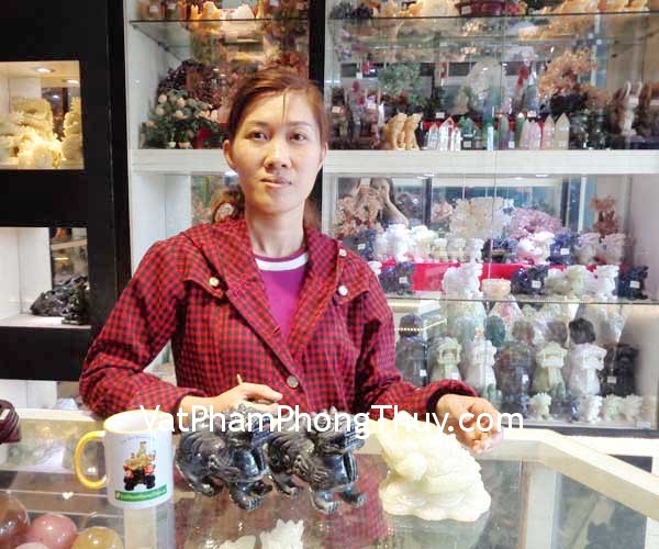 Chị Sương - khách hàng mua Cặp tỳ hưu Bắc kinh đen trung BKD-M, Thiềm thừ Cẩm thạch Tây tạng trung CTT-M