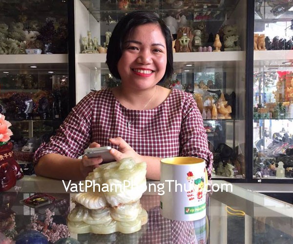 Chị Thủy Tiên - khách hàng mua thiềm thừ cẩm thạch CTT-M