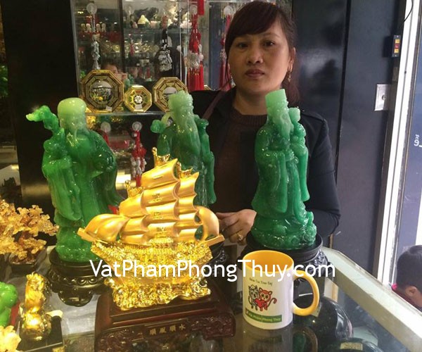 Chị Tuân- khách hàng mua bộ tam đa trung đế gỗ tròn G157A, thuyền buồm vàng K165A, cây tài lộc KC007 và tiền hoa mai liền CC1139