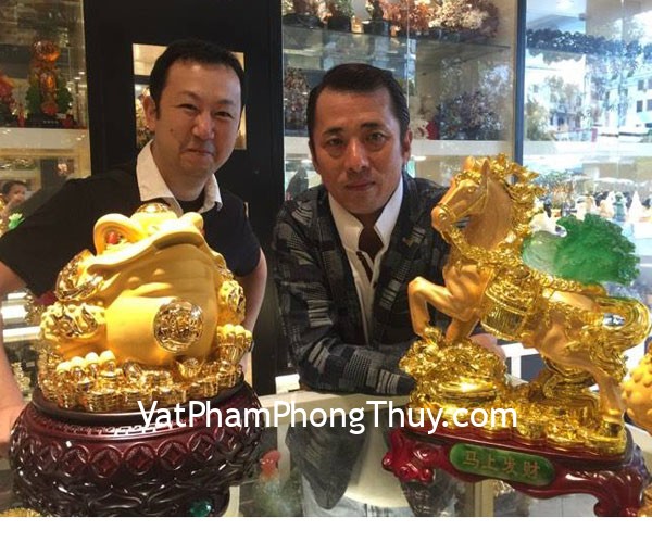 Anh Santo- Khách hàng mua thiềm thừ, ngựa kéo cải