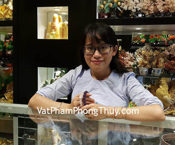 Chị Thảo - khách hàng mua chuỗi tỳ hưu thạch anh hồng S6007