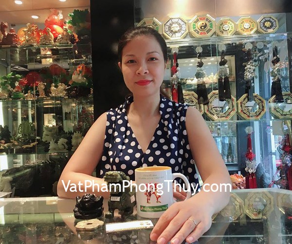 Chị Thu Hòa - Khách hàng mua Thiềm thừ đá hắc ngà HM166,Tỳ hưu đá lam ngọc R007, Mai hoa 5 cánh